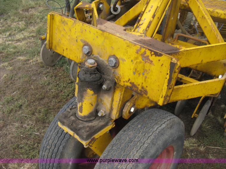 image for item H6257 HayBuster 1068 no-till drill