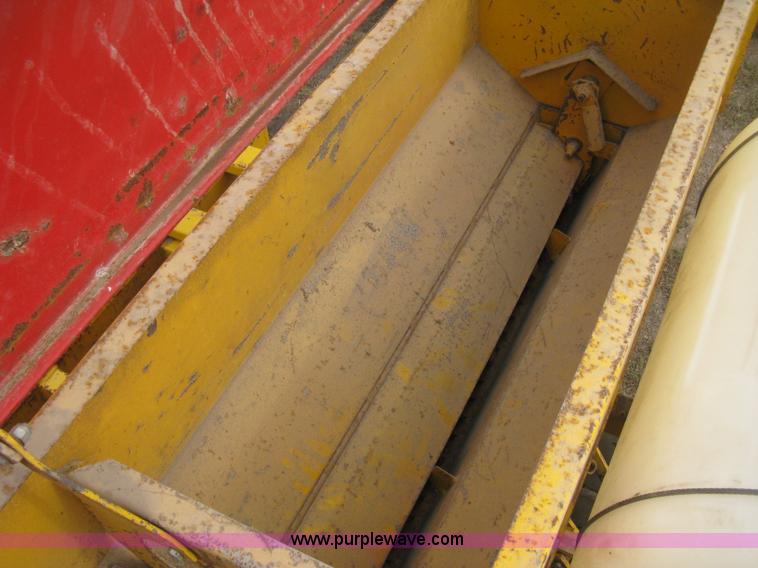 image for item H6257 HayBuster 1068 no-till drill