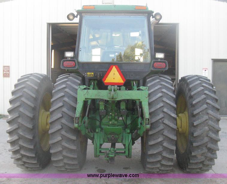 image for item H6283 1992 John Deere 4760 tractor