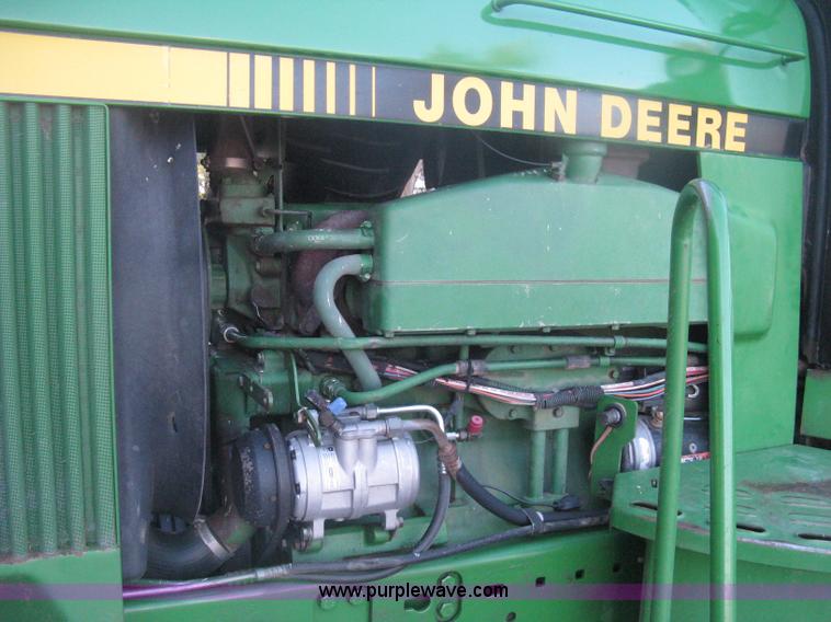 image for item H6283 1992 John Deere 4760 tractor