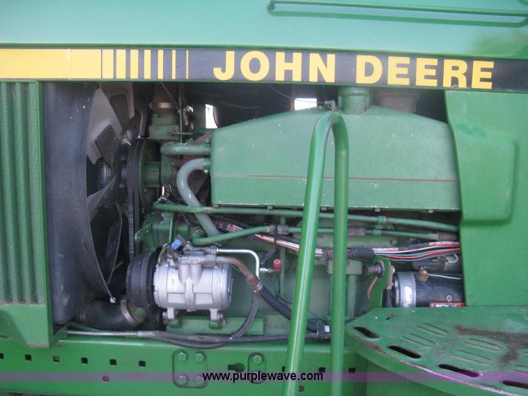 image for item H6283 1992 John Deere 4760 tractor