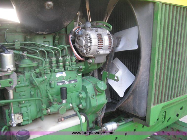 image for item H6283 1992 John Deere 4760 tractor