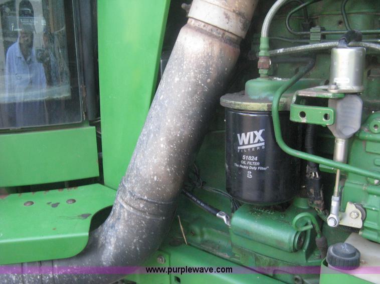 image for item H6283 1992 John Deere 4760 tractor