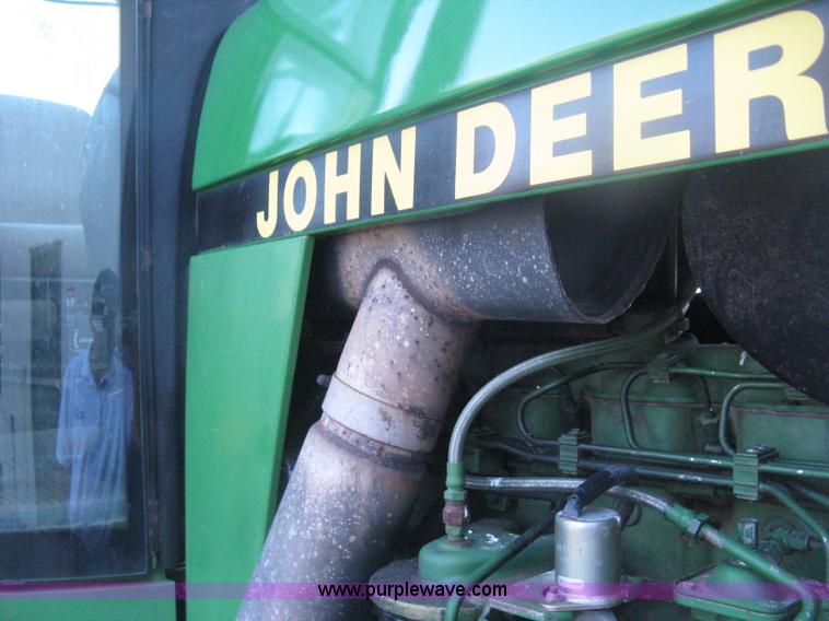 image for item H6283 1992 John Deere 4760 tractor