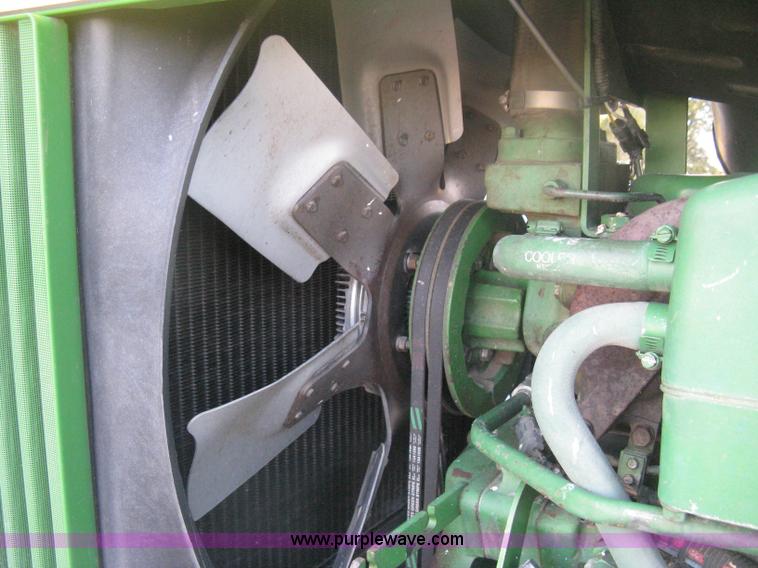 image for item H6283 1992 John Deere 4760 tractor