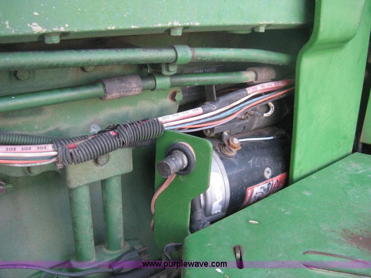 image for item H6283 1992 John Deere 4760 tractor