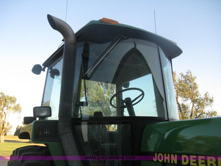 image for item H6283 1992 John Deere 4760 tractor