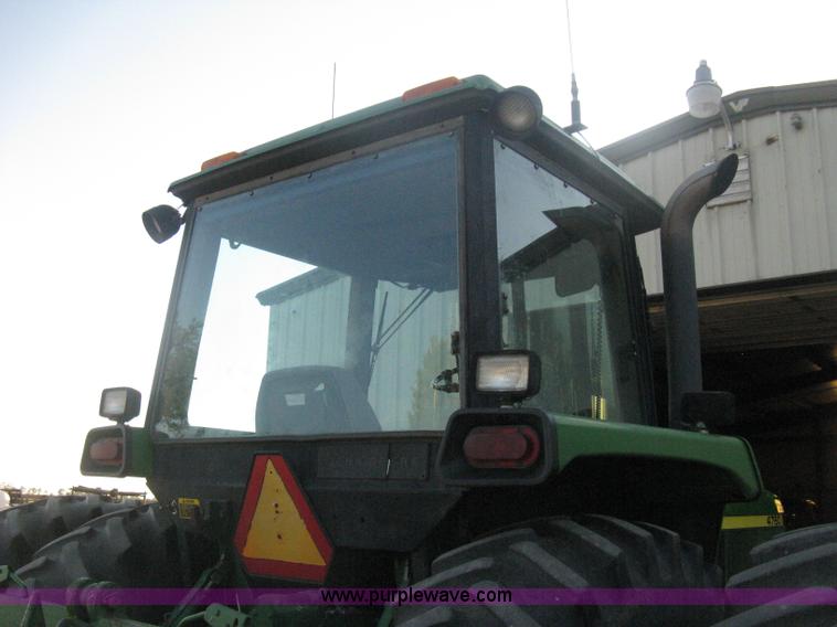 image for item H6283 1992 John Deere 4760 tractor