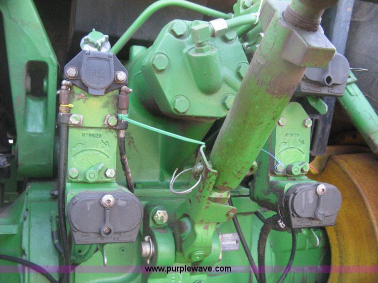 image for item H6283 1992 John Deere 4760 tractor