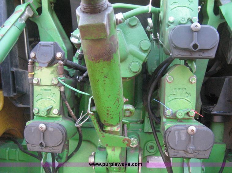 image for item H6283 1992 John Deere 4760 tractor