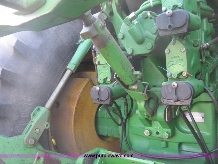 image for item H6283 1992 John Deere 4760 tractor