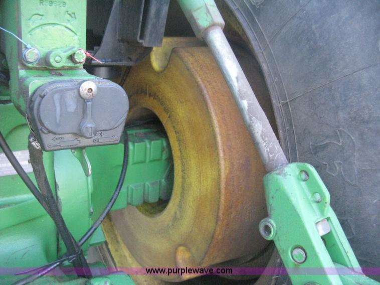 image for item H6283 1992 John Deere 4760 tractor