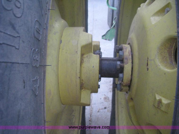 image for item H6283 1992 John Deere 4760 tractor