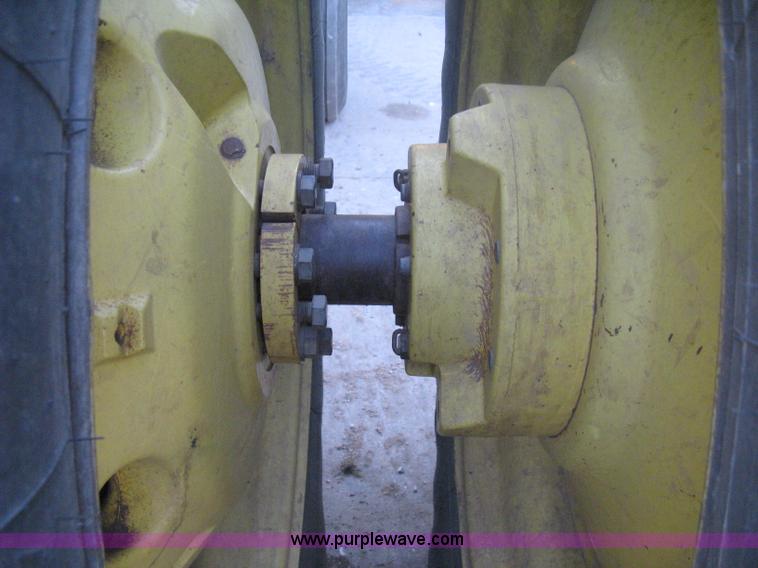 image for item H6283 1992 John Deere 4760 tractor