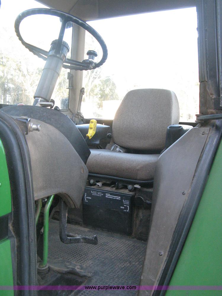 image for item H6283 1992 John Deere 4760 tractor