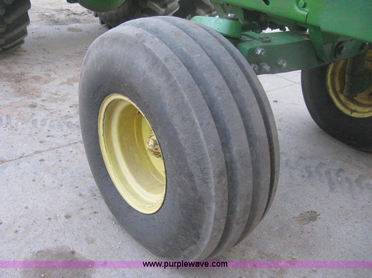 image for item H6283 1992 John Deere 4760 tractor