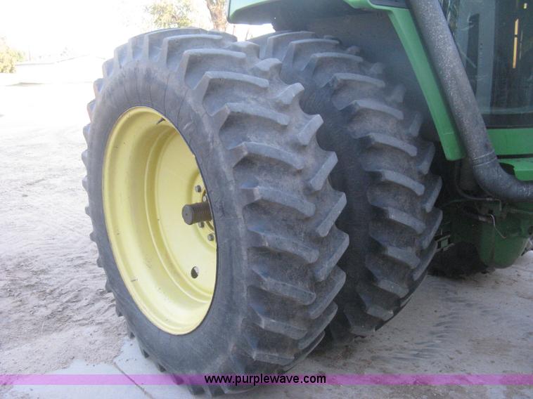 image for item H6283 1992 John Deere 4760 tractor