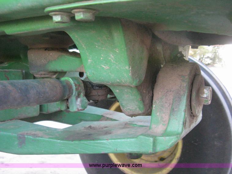 image for item H6283 1992 John Deere 4760 tractor