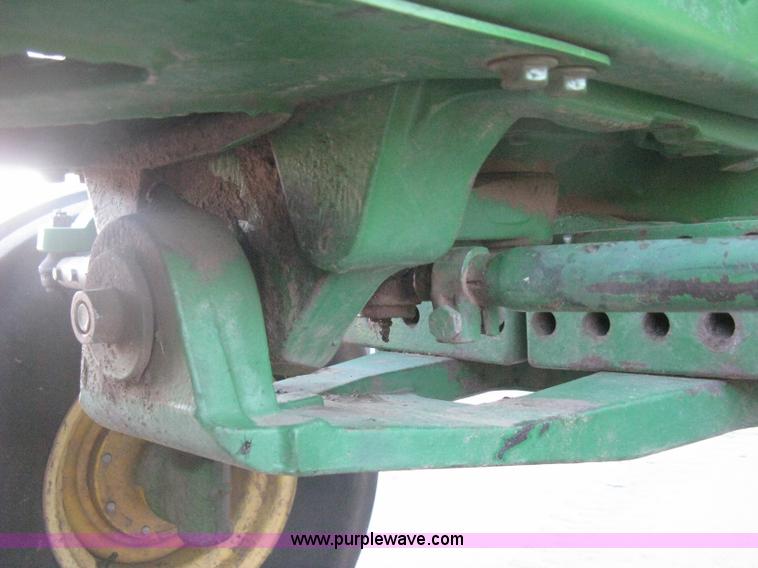 image for item H6283 1992 John Deere 4760 tractor