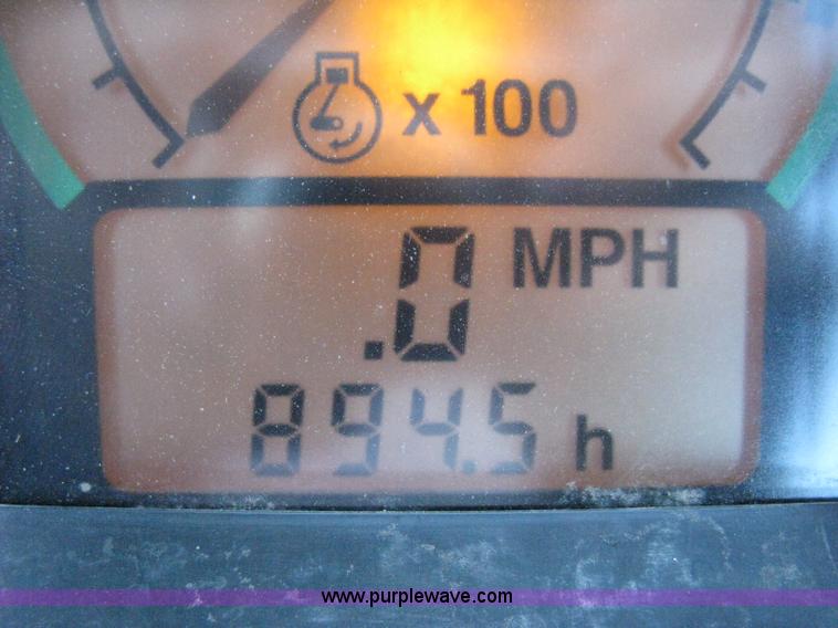 image for item H6283 1992 John Deere 4760 tractor