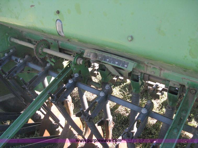 image for item H6284 (2) John Deere 8350 grain drills