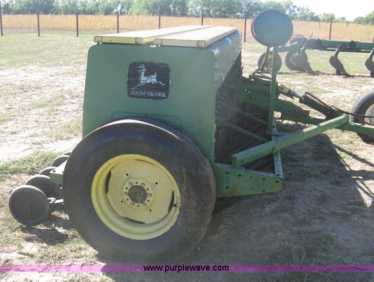 image for item H6284 (2) John Deere 8350 grain drills