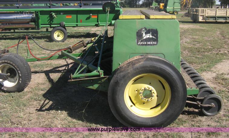 image for item H6284 (2) John Deere 8350 grain drills