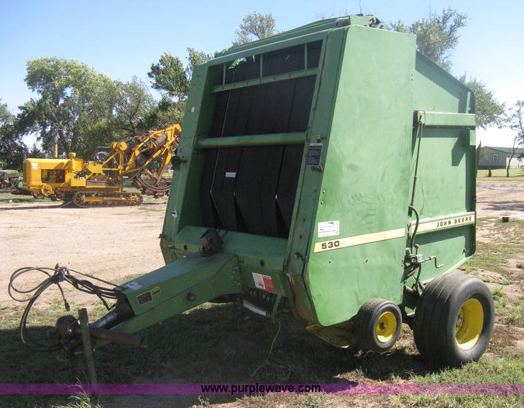 image for item H6291 John Deere 530 round baler