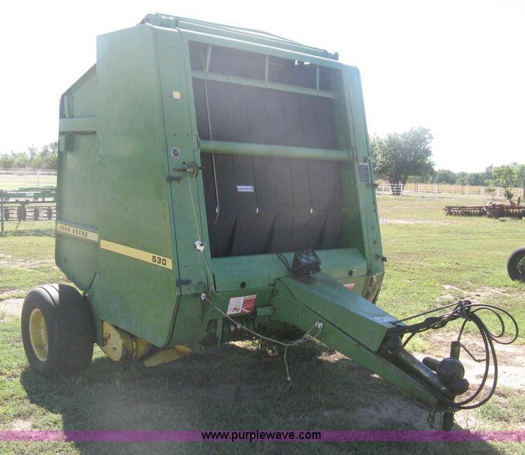 image for item H6291 John Deere 530 round baler