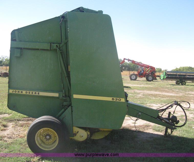 image for item H6291 John Deere 530 round baler