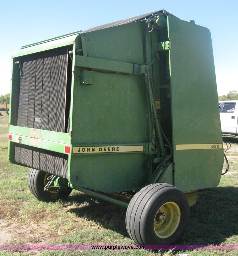 image for item H6291 John Deere 530 round baler