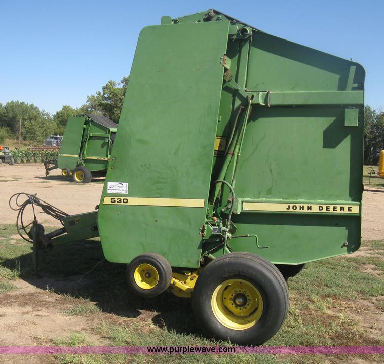 image for item H6291 John Deere 530 round baler
