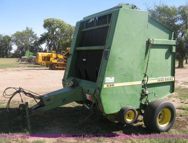 image for item H6291 John Deere 530 round baler