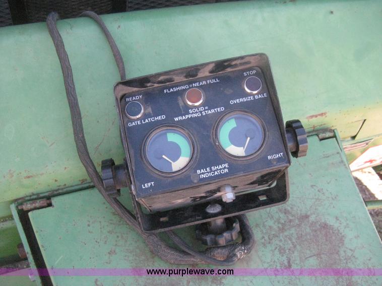 image for item H6291 John Deere 530 round baler