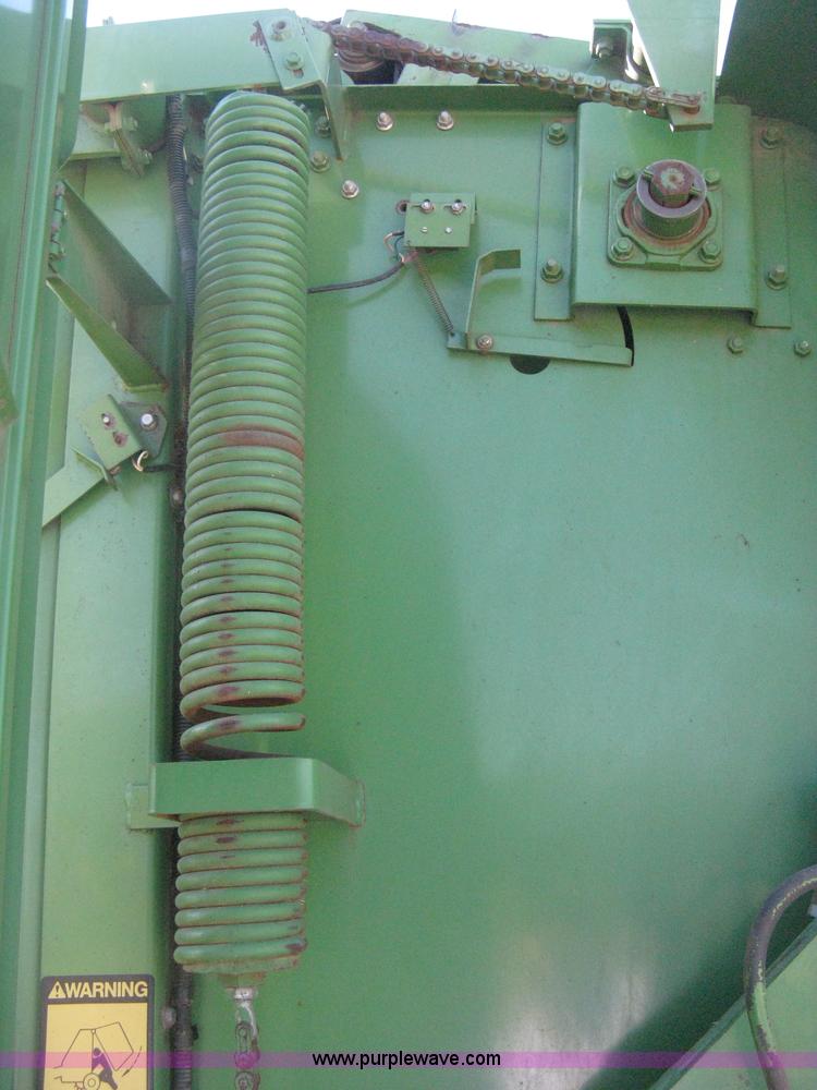 image for item H6291 John Deere 530 round baler