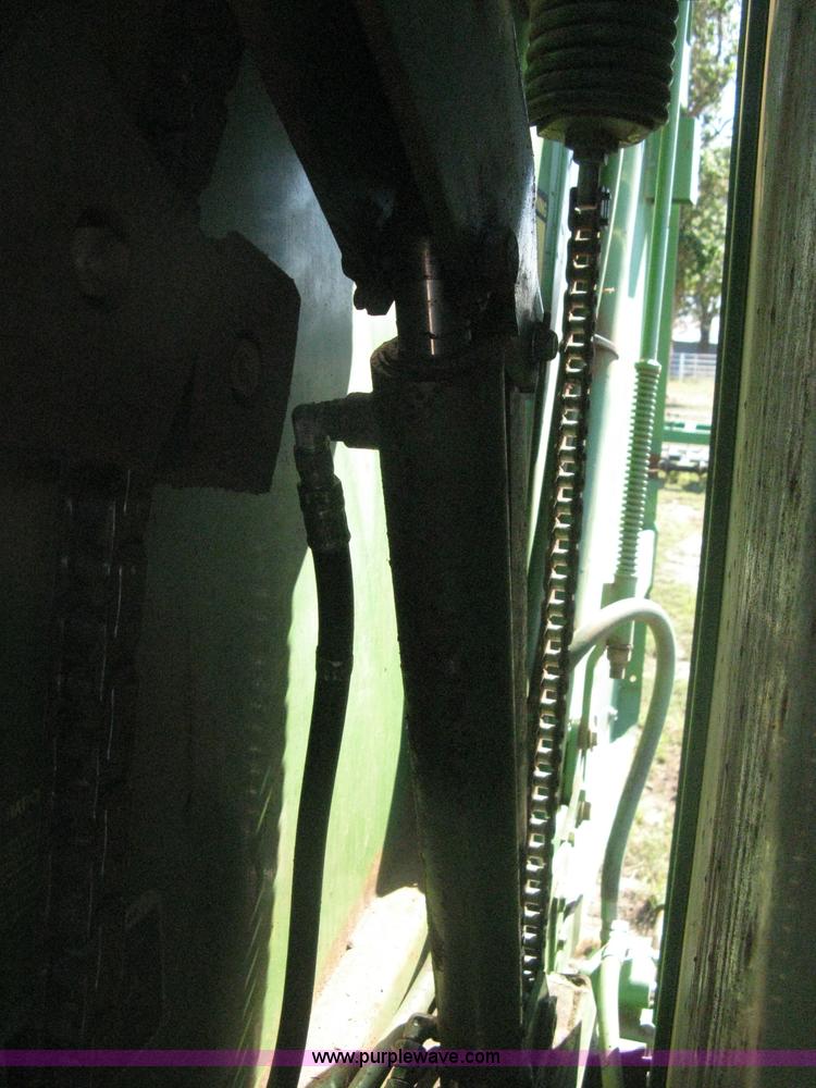 image for item H6291 John Deere 530 round baler