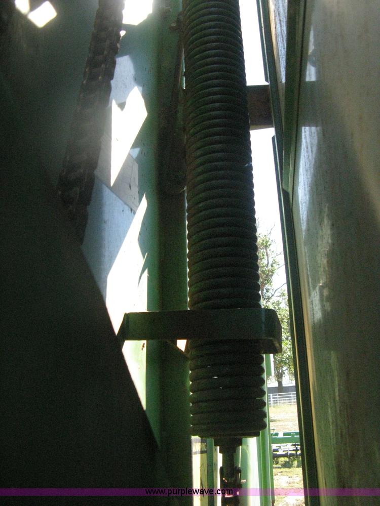 image for item H6291 John Deere 530 round baler