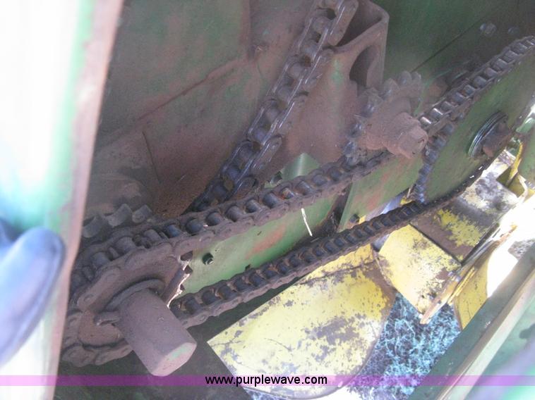 image for item H6291 John Deere 530 round baler