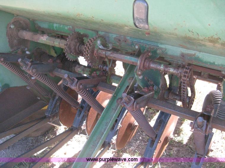 image for item H6298 John Deere 8350 grain drill