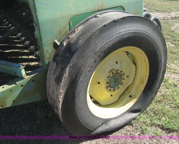 image for item H6298 John Deere 8350 grain drill