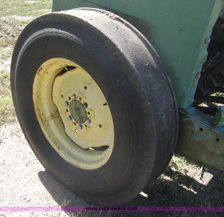 image for item H6298 John Deere 8350 grain drill