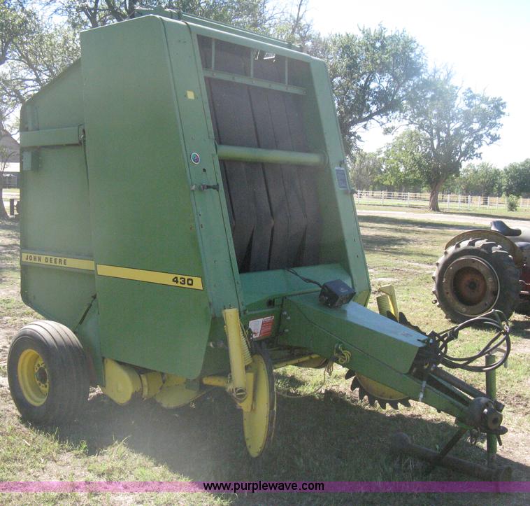 image for item H6300 John Deere 430 round baler