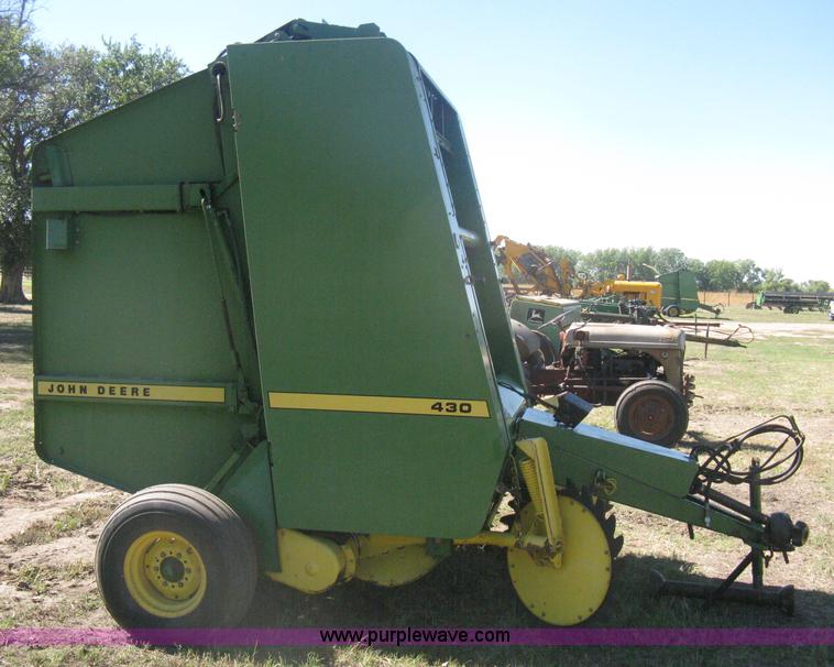 image for item H6300 John Deere 430 round baler