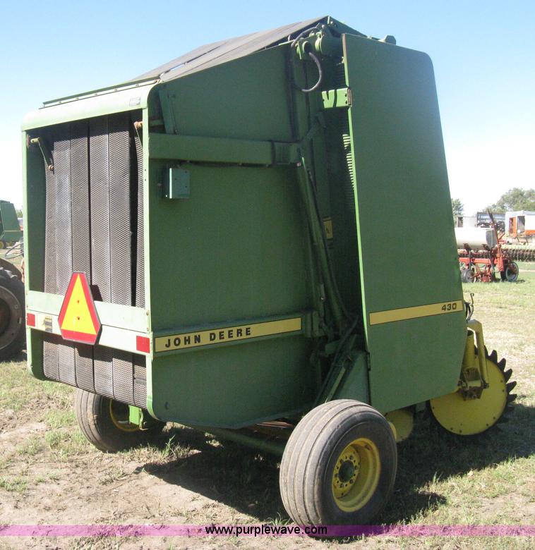 image for item H6300 John Deere 430 round baler