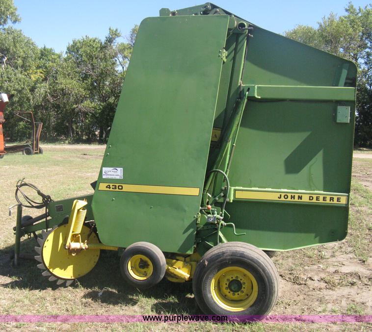 image for item H6300 John Deere 430 round baler
