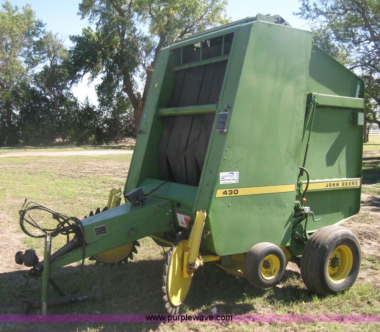 image for item H6300 John Deere 430 round baler
