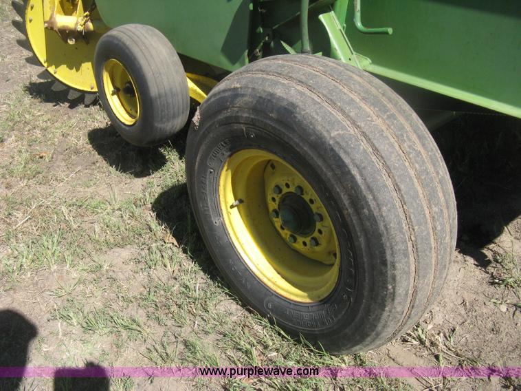 image for item H6300 John Deere 430 round baler