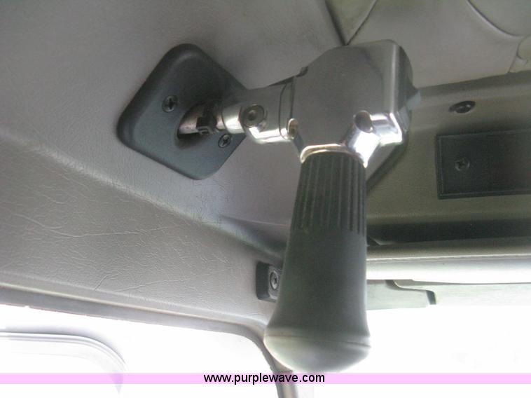 image for item H6311 2006 Kenworth T600B semi truck