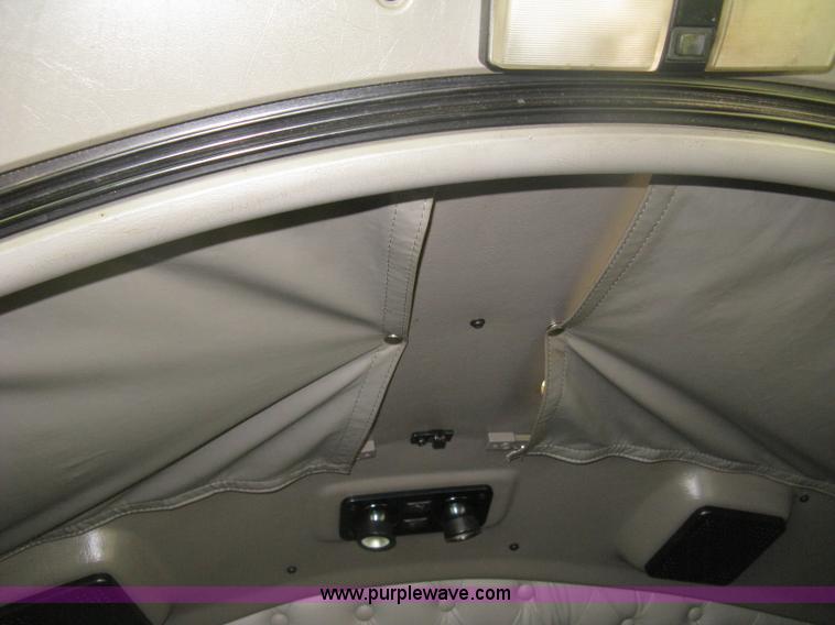 image for item H6311 2006 Kenworth T600B semi truck