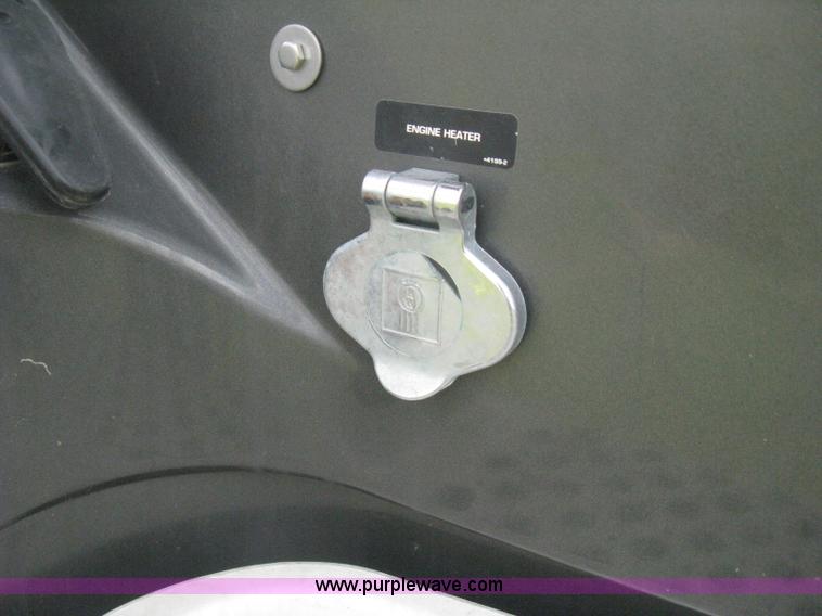 image for item H6311 2006 Kenworth T600B semi truck